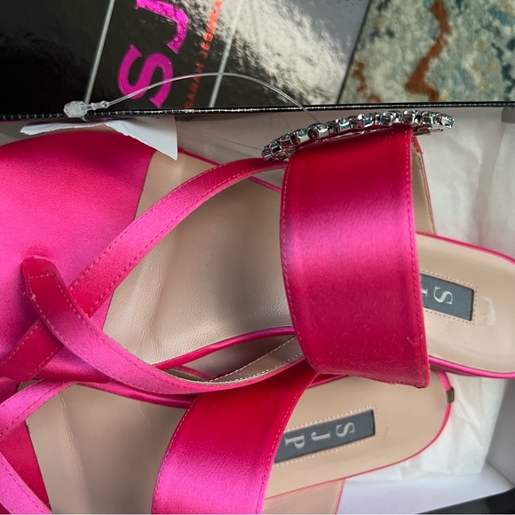 🔖SJP By Sarah Jessica Parker Jinx Embellished Toe Ring Sandals Pink Candy Stain - Picture 3 of 9